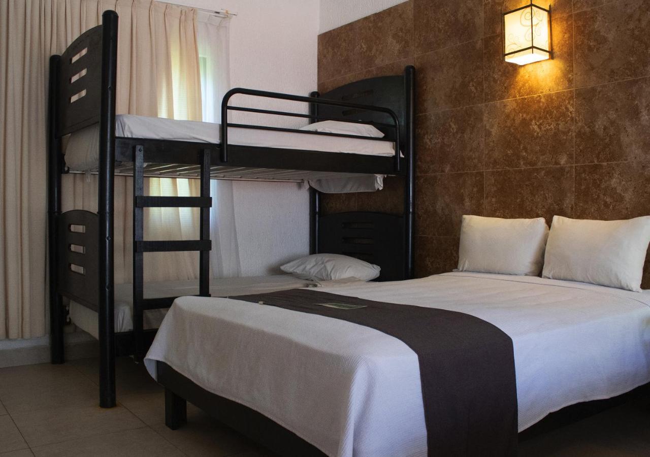 Tukan Hotel Playa Del Carmen Esterno foto