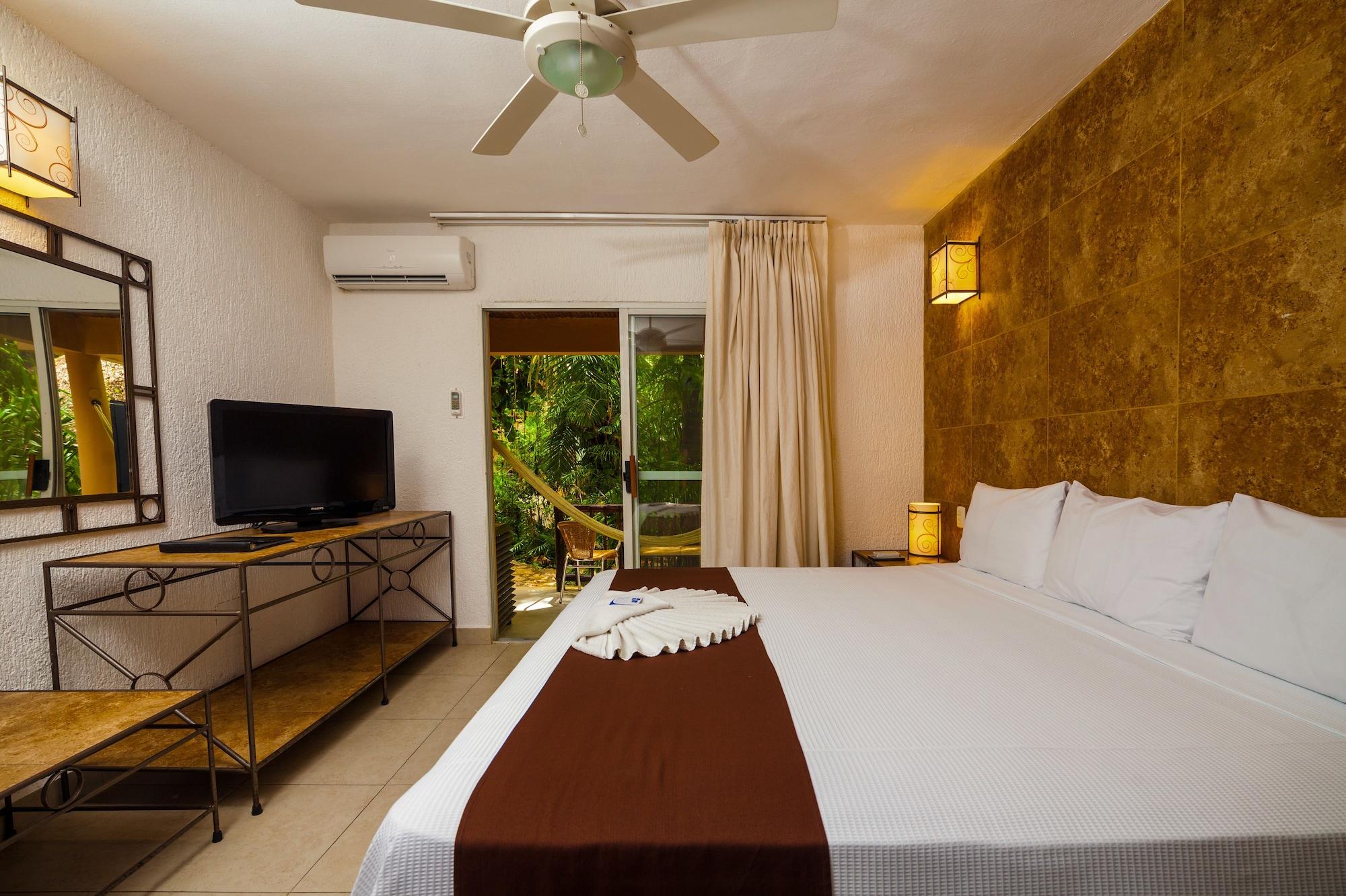 Tukan Hotel Playa Del Carmen Esterno foto