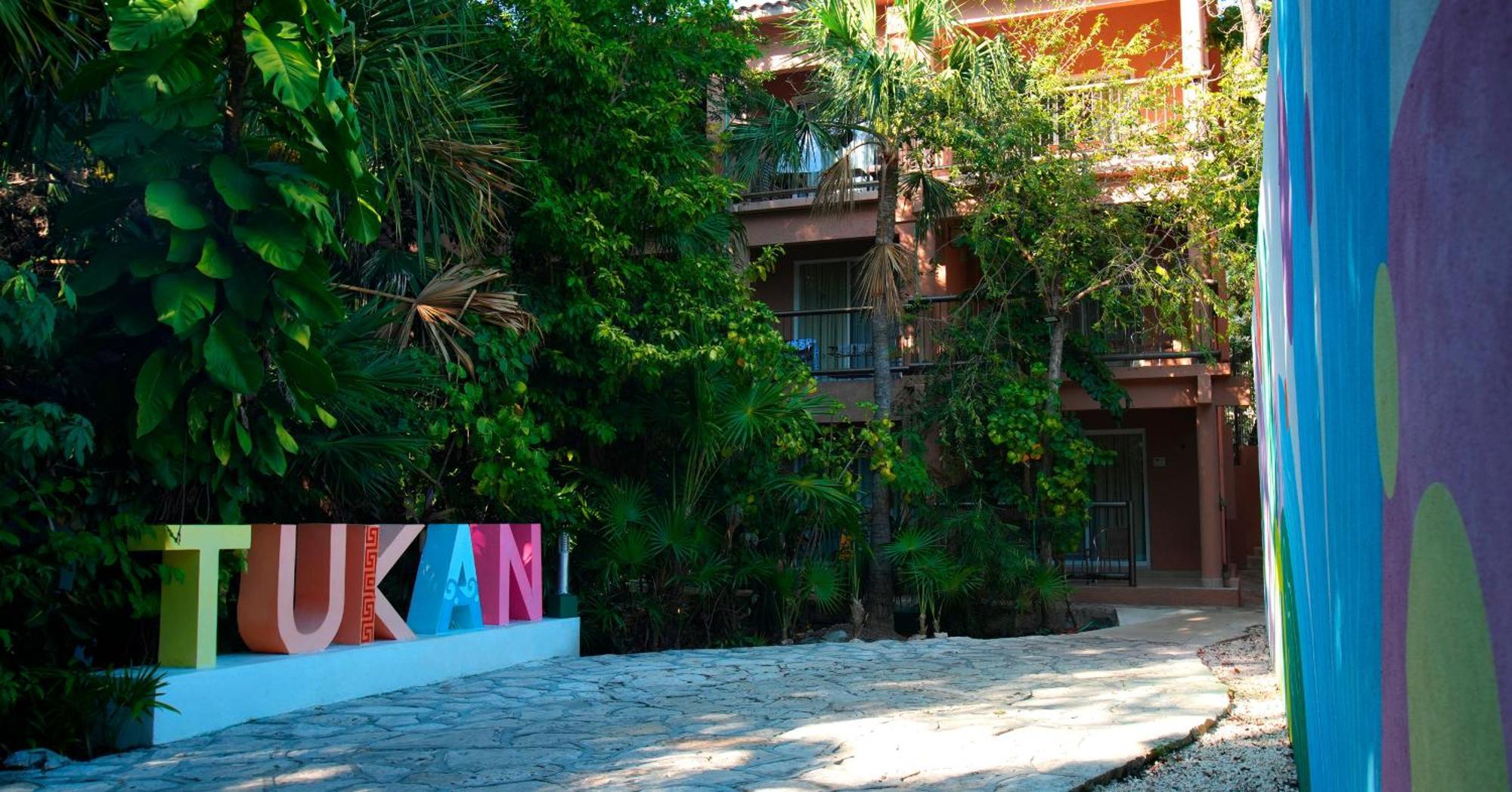 Tukan Hotel Playa Del Carmen Esterno foto