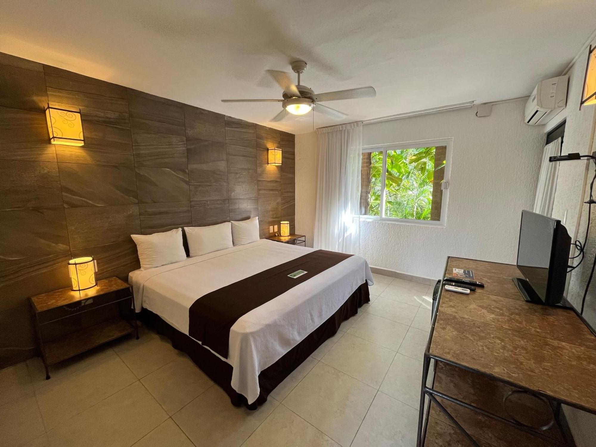 Tukan Hotel Playa Del Carmen Esterno foto