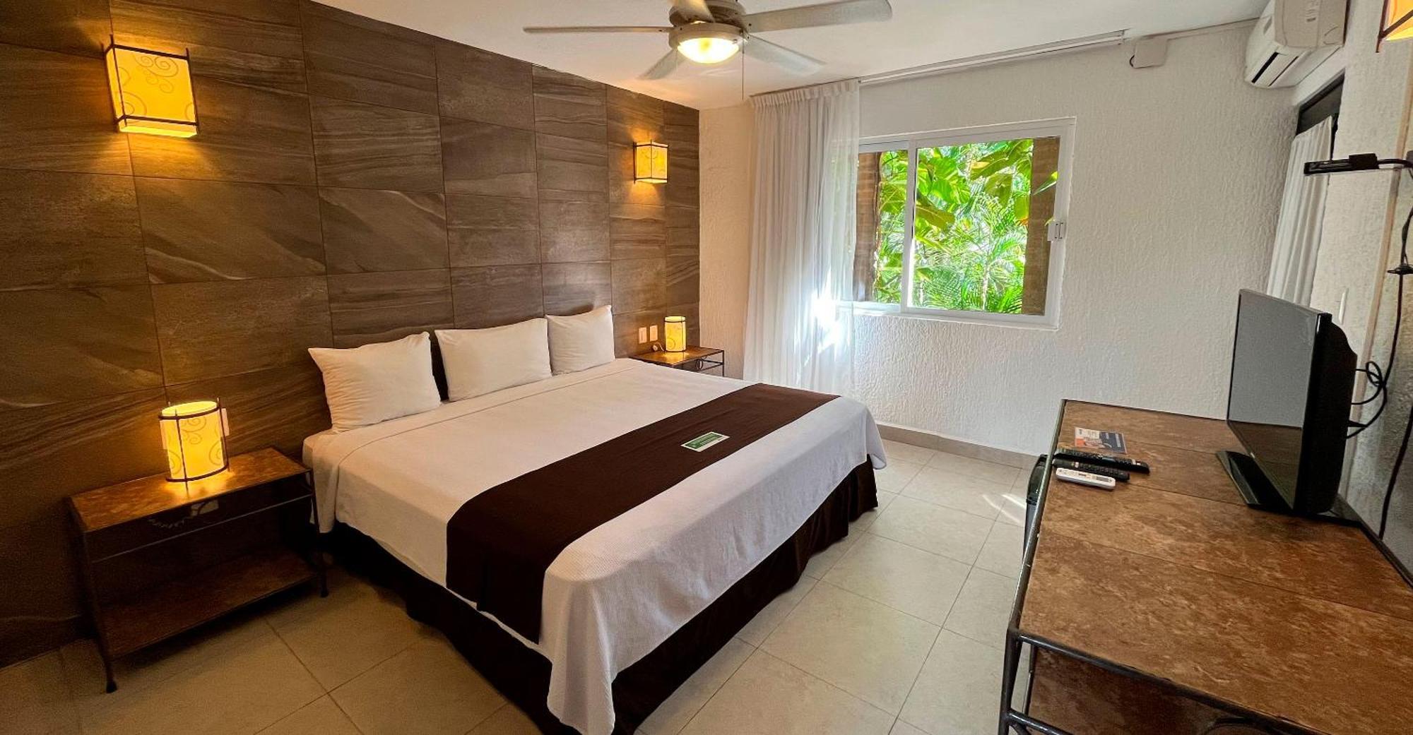 Tukan Hotel Playa Del Carmen Esterno foto